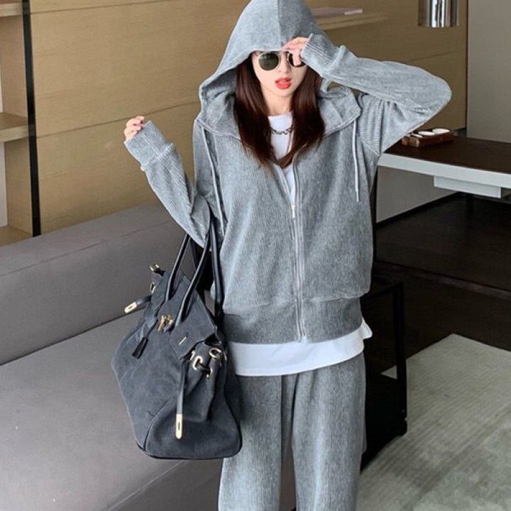 Women's Cozy Sports Set with Zipper and Loose Fit Chic & Stil