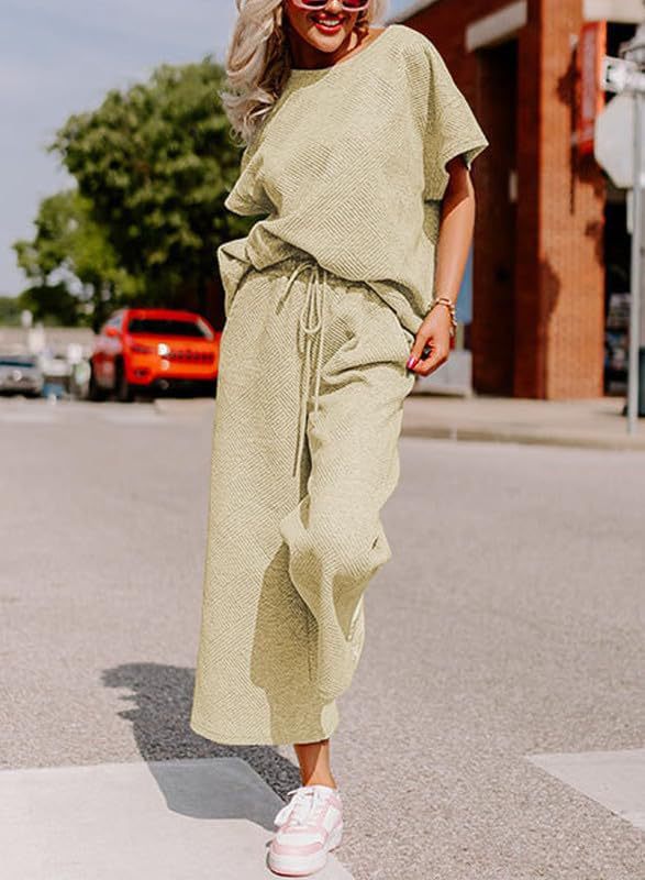 Casual jumpsuit set for ladies in soft material with elastic waist and wide legs Lune London