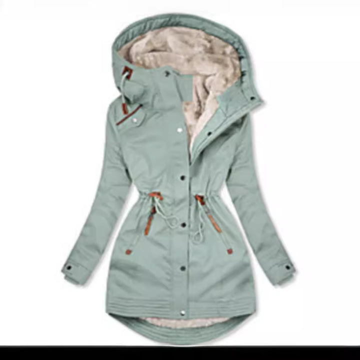 Women's winter parka lined with practical pockets and adjustable belt Lune London