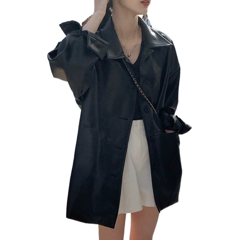 Women's fashionable long jacket made of high-quality artificial leather with practical pockets and a casual cut Chic & Stil