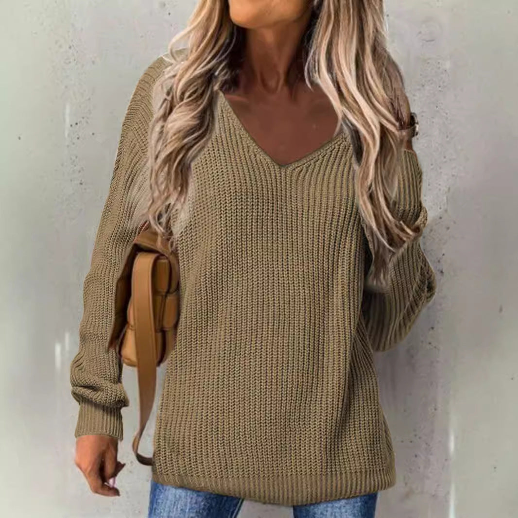 Thick knit V-neck pullover for women with a relaxed fit Lune London