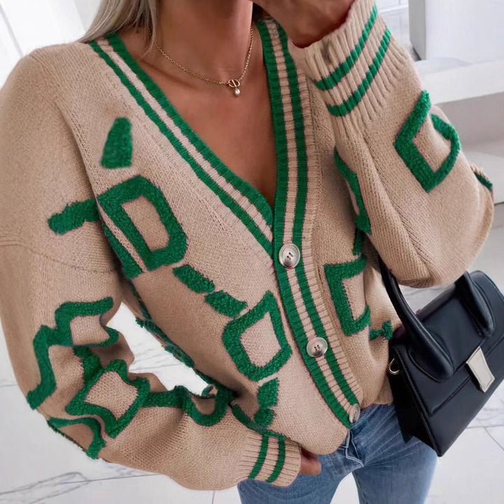 Cardigan élégant pour femmes avec un motif géométrique unique et un patte de boutonnage tendance Chic & Stil