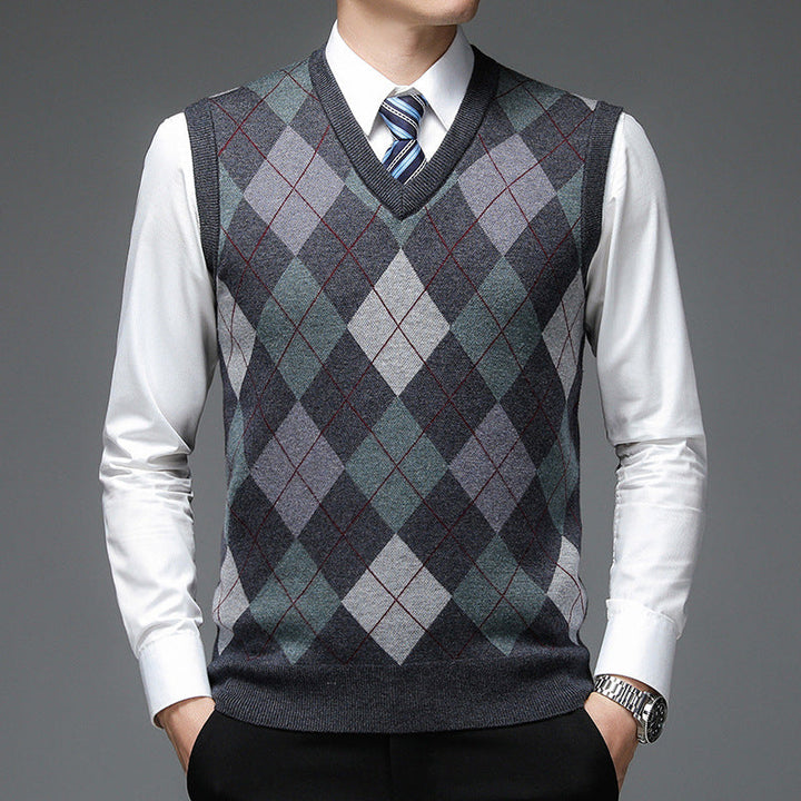 Men's V-Neck Knitted Sweater with Diamond Pattern Lune London