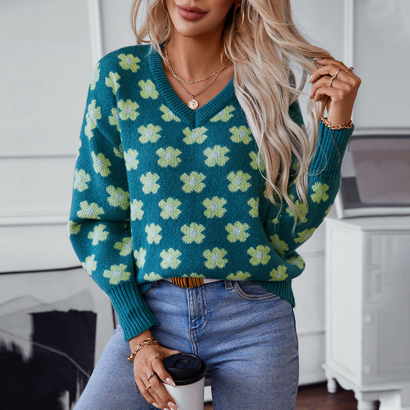 Knit sweater for women with floral pattern and V-neck Lune London