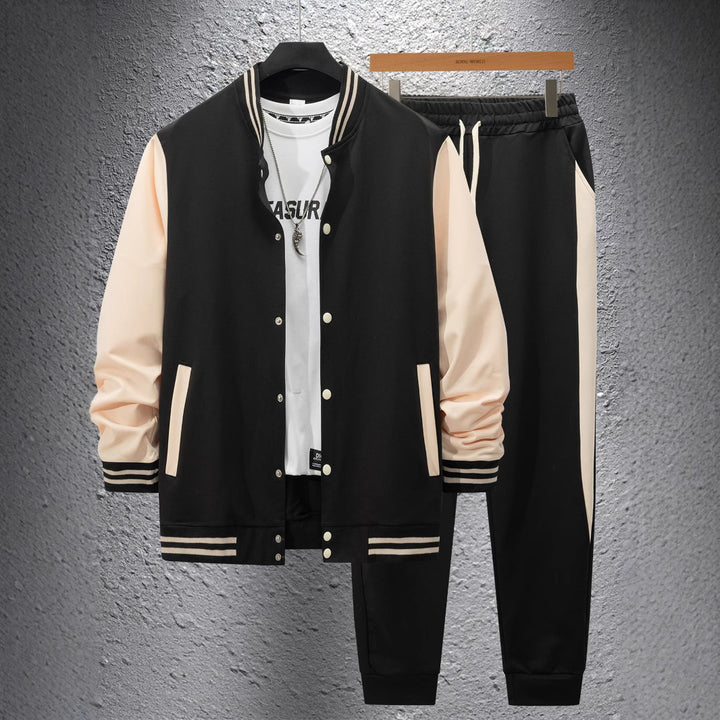 Casual sporty outfit for men with aviator jacket and jogger pants Lune London