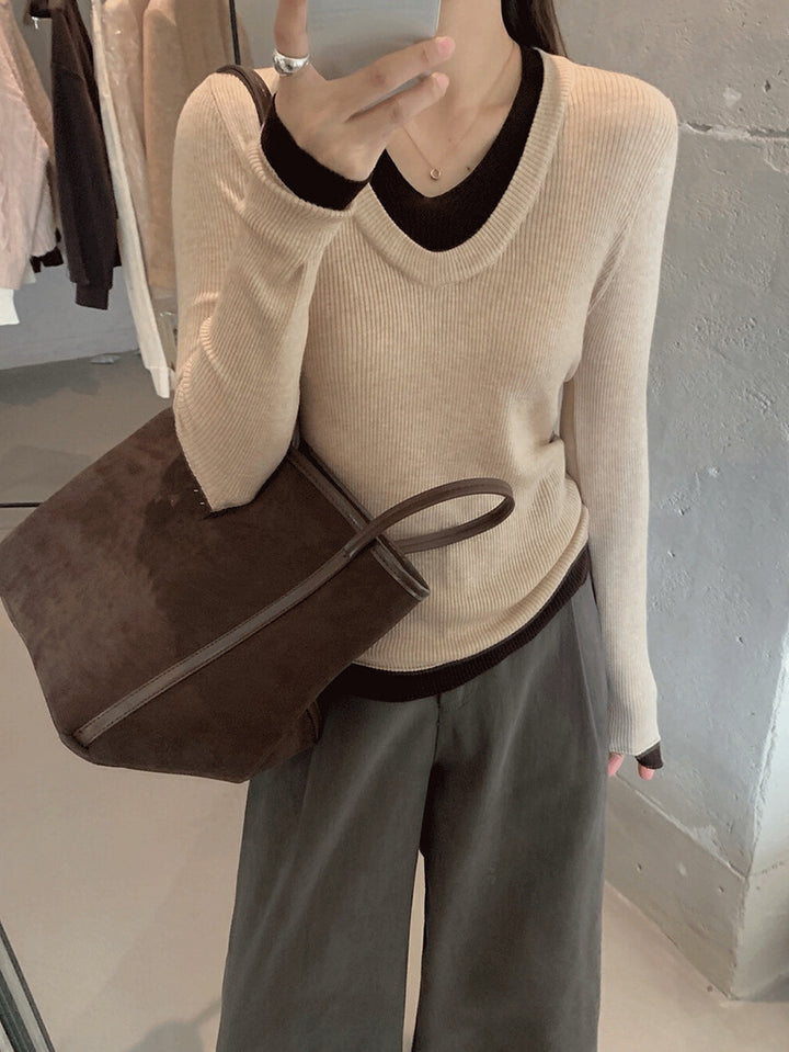Pull fin à col en V pour femmes avec poignets contrastés Chic & Stil