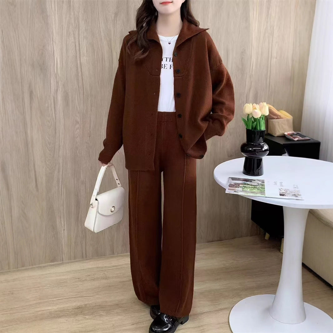 Ensemble en maille pour femmes avec col montant moderne et patte de boutonnage confortable Chic & Stil