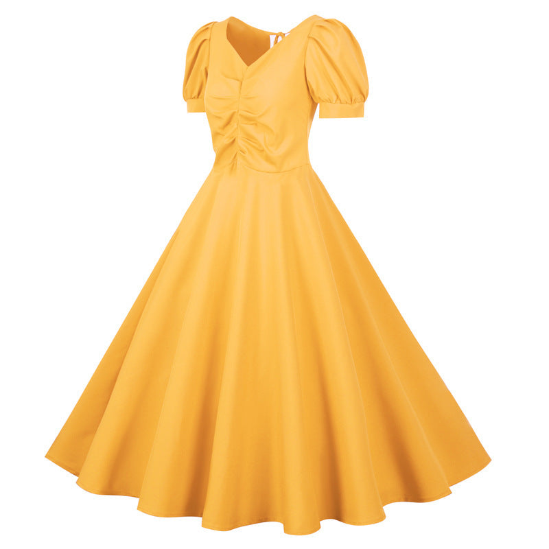 Robe swing pour femmes avec un élégant drapé et des manches courtes Chic & Stil