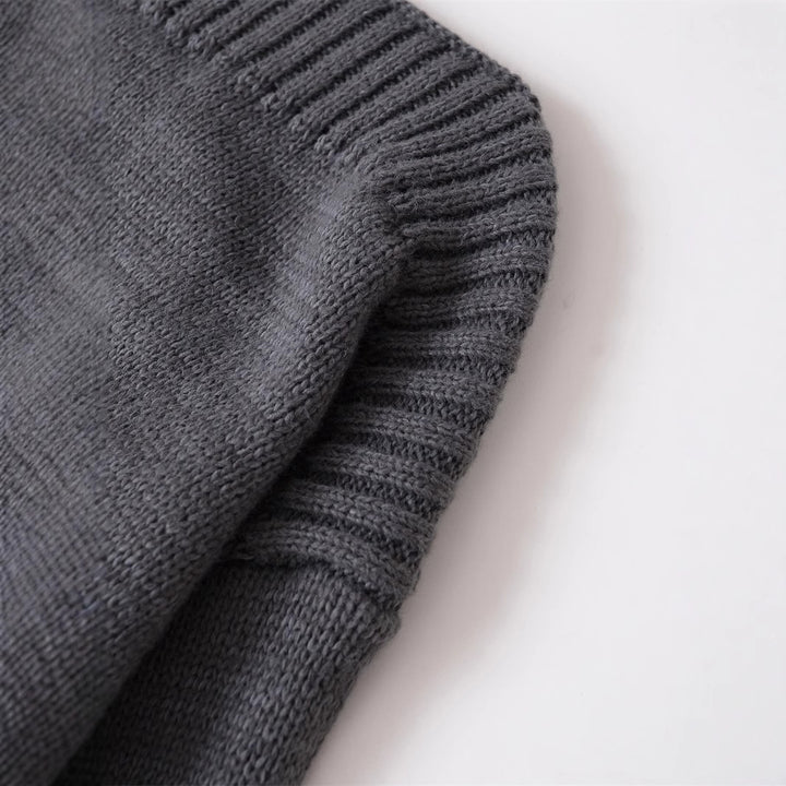 Oversized casual sweater for women with modern structure design Lune London