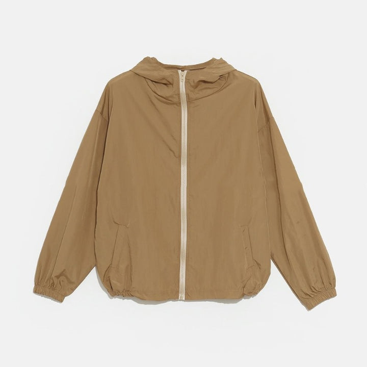 Veste légère fonctionnelle à capuche pour femmes Chic & Stil