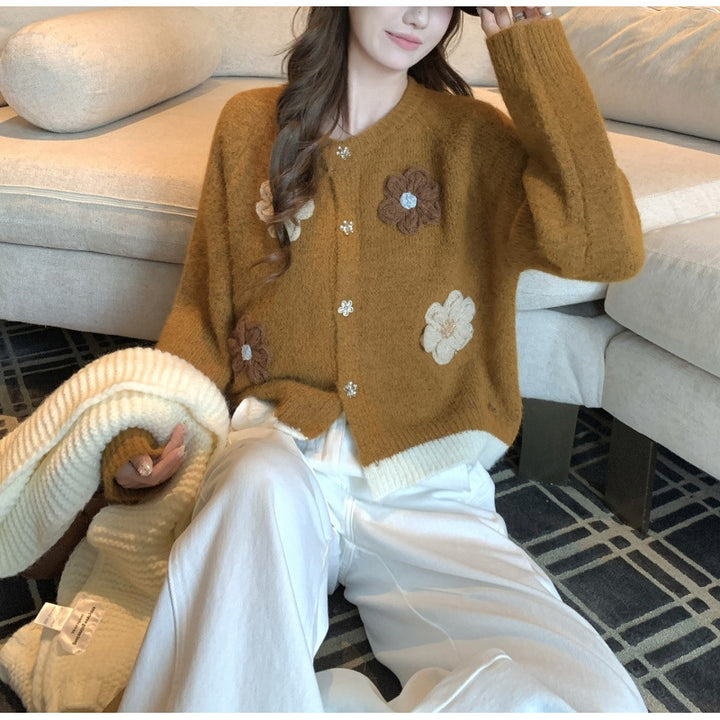Cardigan Douillet pour Femmes avec Applications Florales Chic & Stil