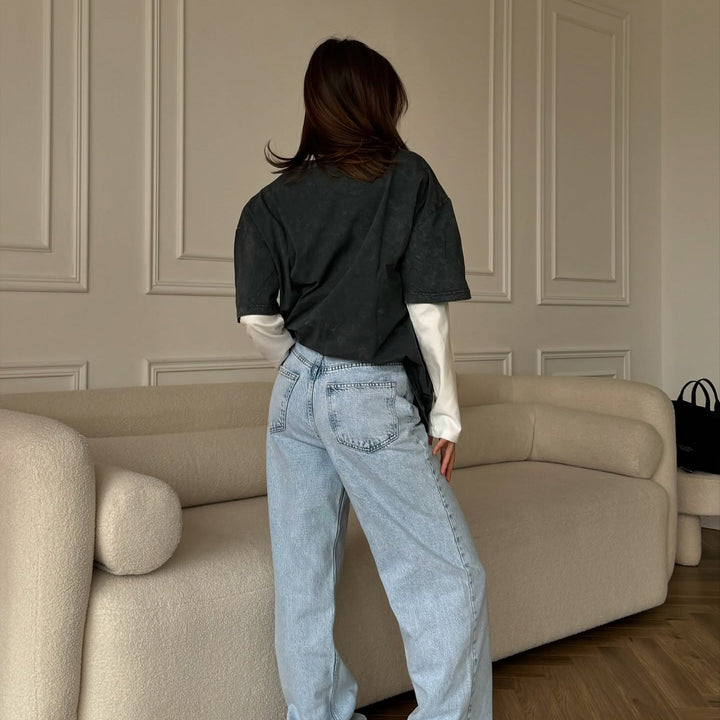 Comfortable oversized T-shirt for women with a relaxed fit and a unique finish Lune London