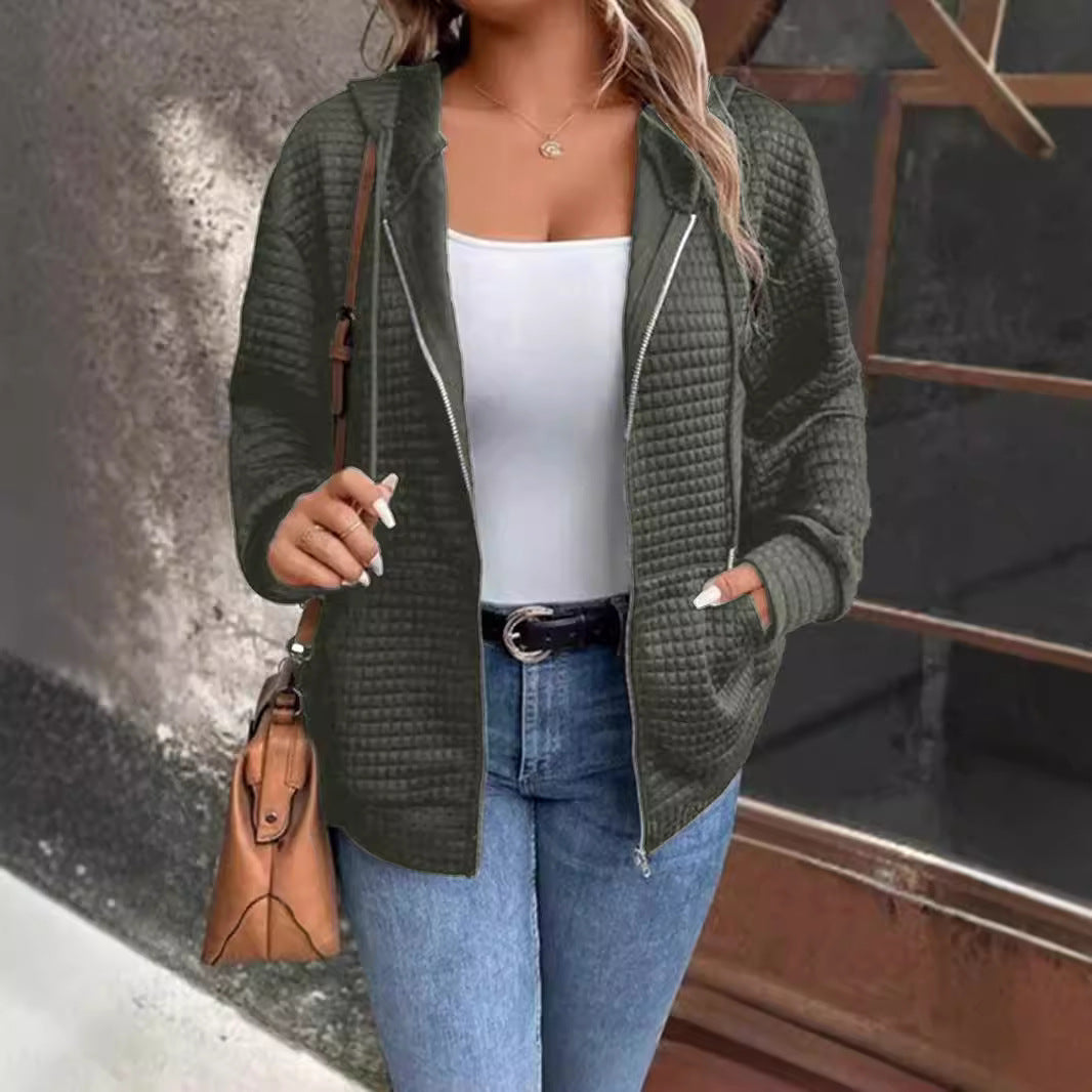 Cozy women's hoodie with zipper closure and textured design Lune London