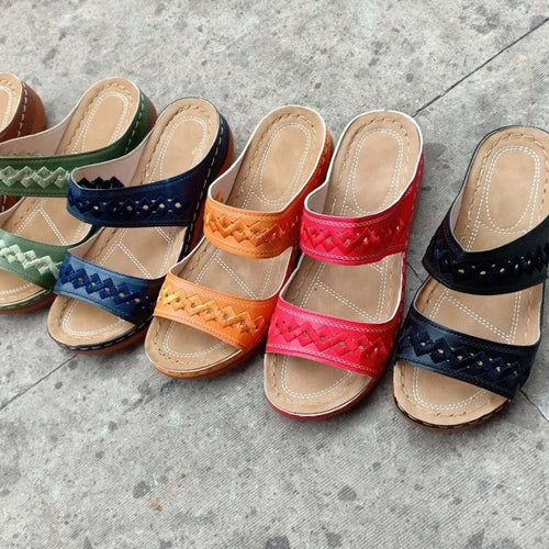 Comfortable strappy sandals for ladies with ergonomic sole and elegant design Lune London