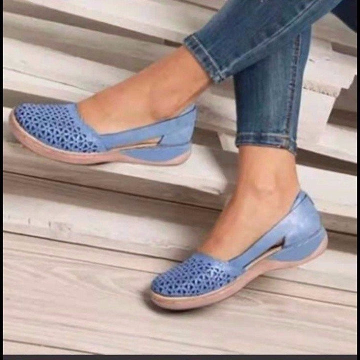 Breathable casual shoes for women with closed heel Lune London
