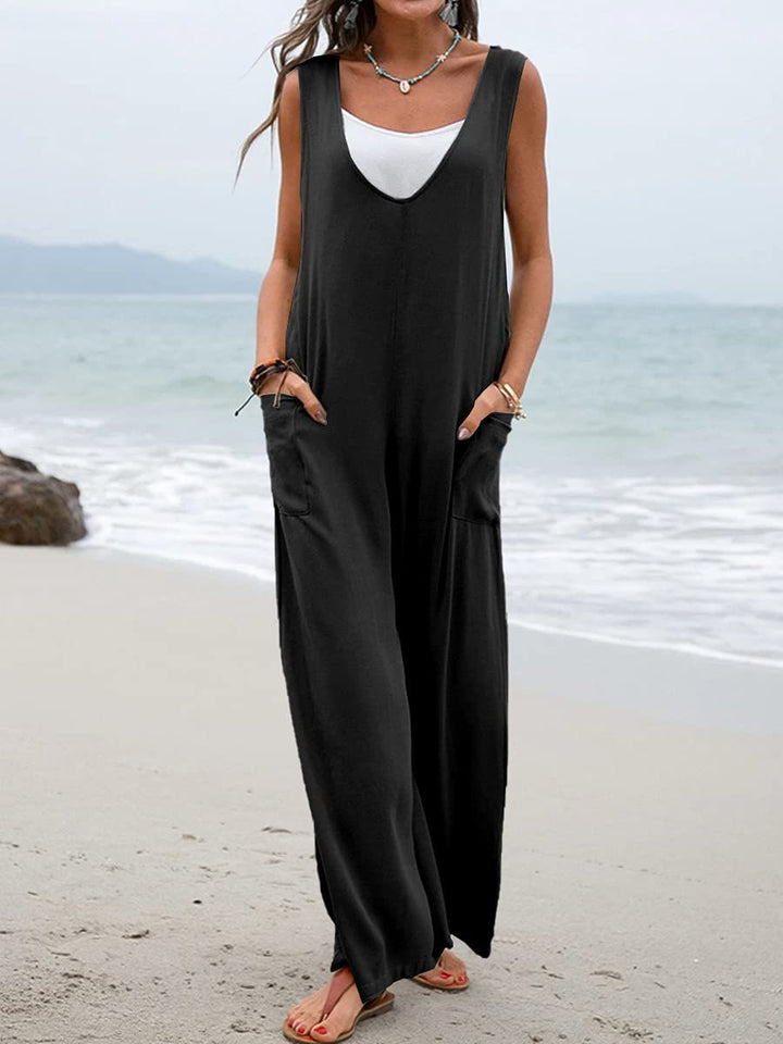 Ladies casual jumpsuit with wide legs and practical pockets Lune London