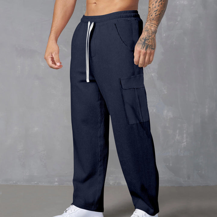 Casual cargo pants for men with elastic waist and practical pockets Lune London