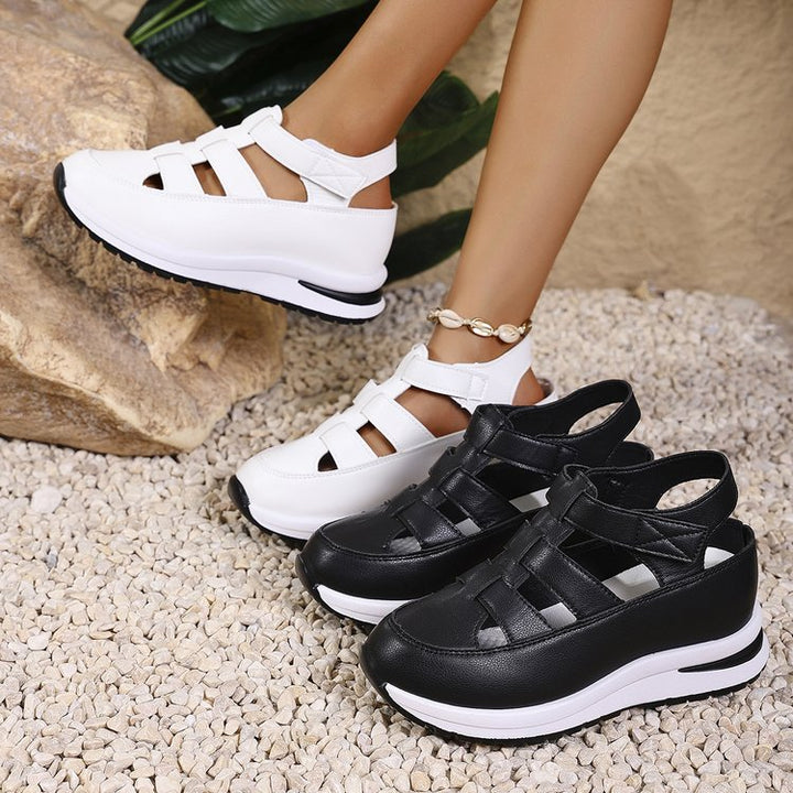 Comfortable sandals for ladies with a breathable upper and cushioning sole Lune London