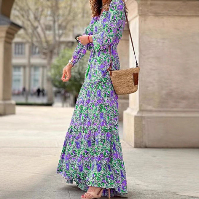 Maxi dress for women with floral patterns and a trendy waist belt Lune London