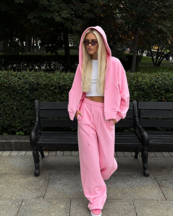 Women’s casual hoodie with high-quality zipper Chic & Stil