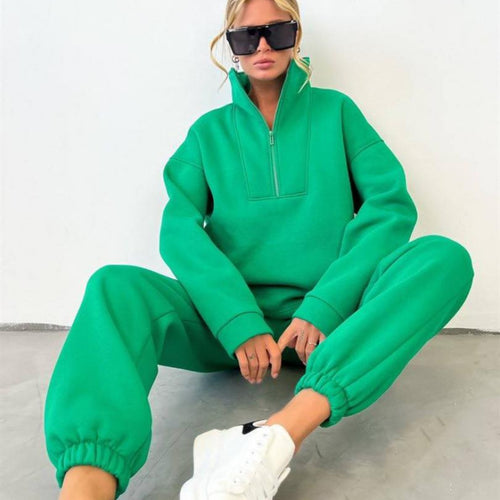 Lune London women's sporty fleece sweatshirt set and high-neck jogging pants