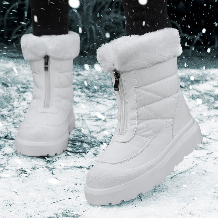 Winter thermal boots for women with water-resistant coating and warm and cozy lining Lune London