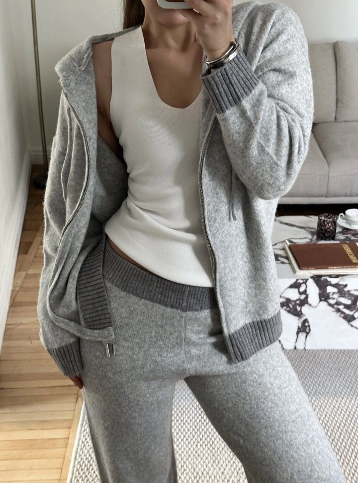 Femmes confortables combinaisons tricotées au design décontracté avec fermeture éclair Chic & Stil