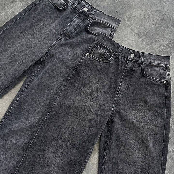Trendy snake-pattern women's jeans with high waist and straight cut Lune London