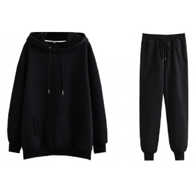 Women's loungewear set with comfortable hoodie and comfortable jogger pants Lune London