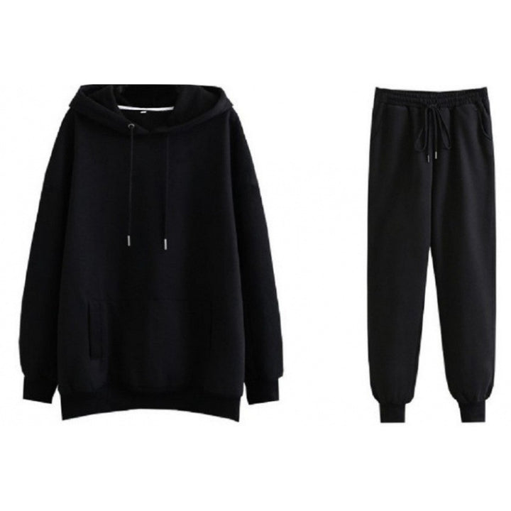Women's loungewear set with comfortable hoodie and comfortable jogger pants Lune London