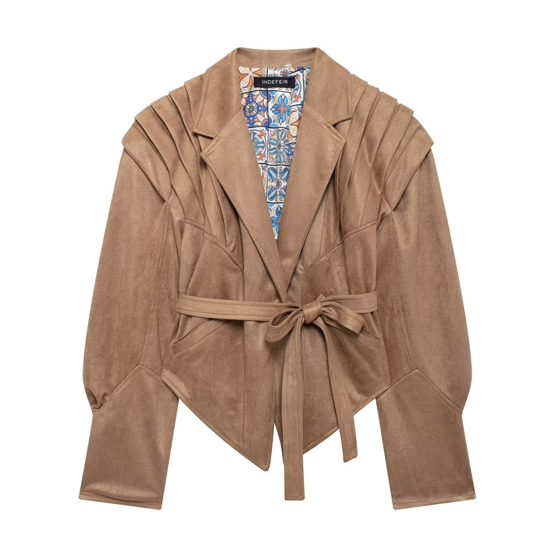 Blazer ajusté féminin tendance avec épaules structurées Chic & Stil