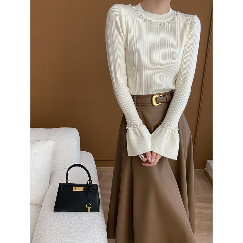 Women's Long Sleeve Sweater with Pearl Decoration Chic & Stil