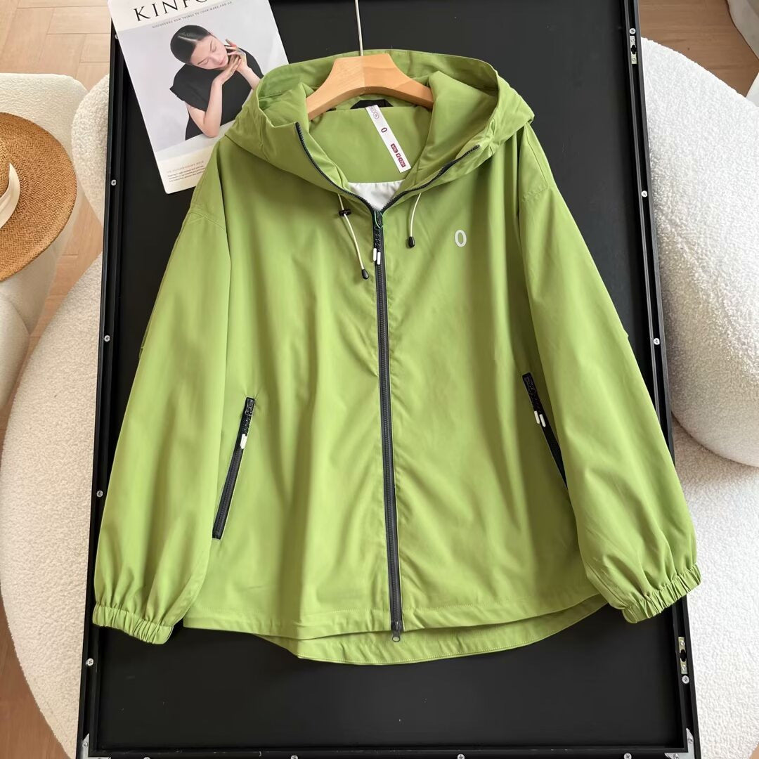 Veste coupe-vent légère pour femmes avec poches zippées sur les côtés Chic & Stil