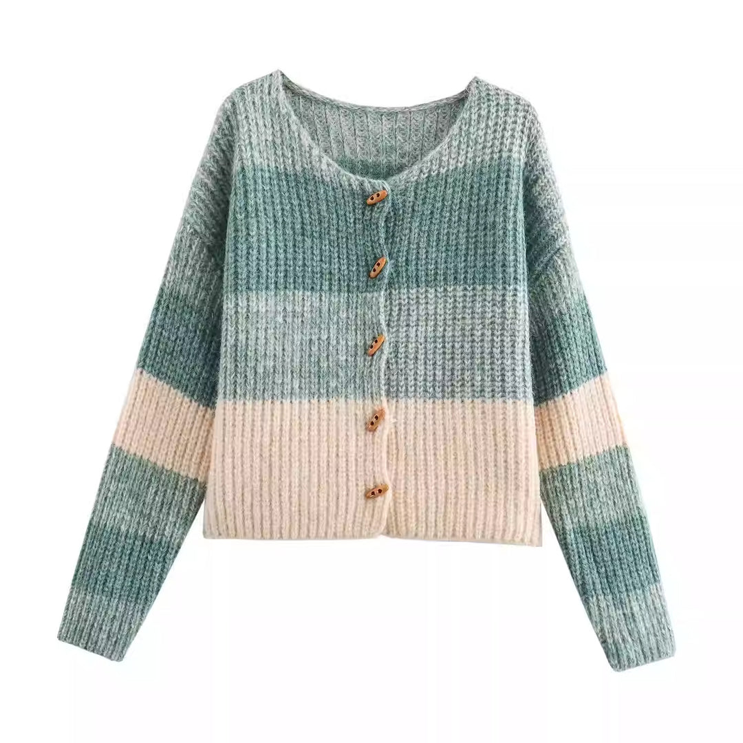 Knitted jacket for ladies with elastic rib design and wooden buttons Lune London