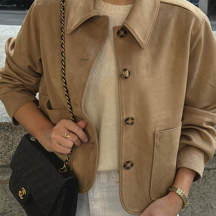 Short women’s jacket in high-quality faux suede with classic buttons and practical pockets Lune London