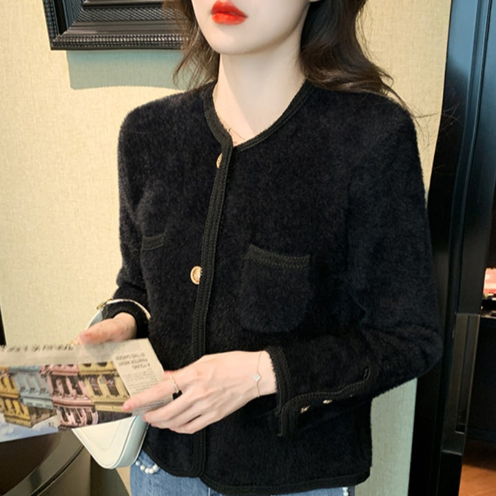 Elegant knitted jacket for women with gold buttons Lune London