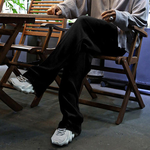 Casual striped pants for men with an elastic waistband and side pockets Lune London