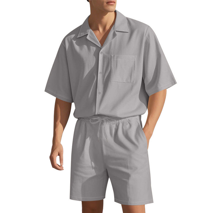 Comfortable short suit for men with elastic waistband and practical pockets Lune London