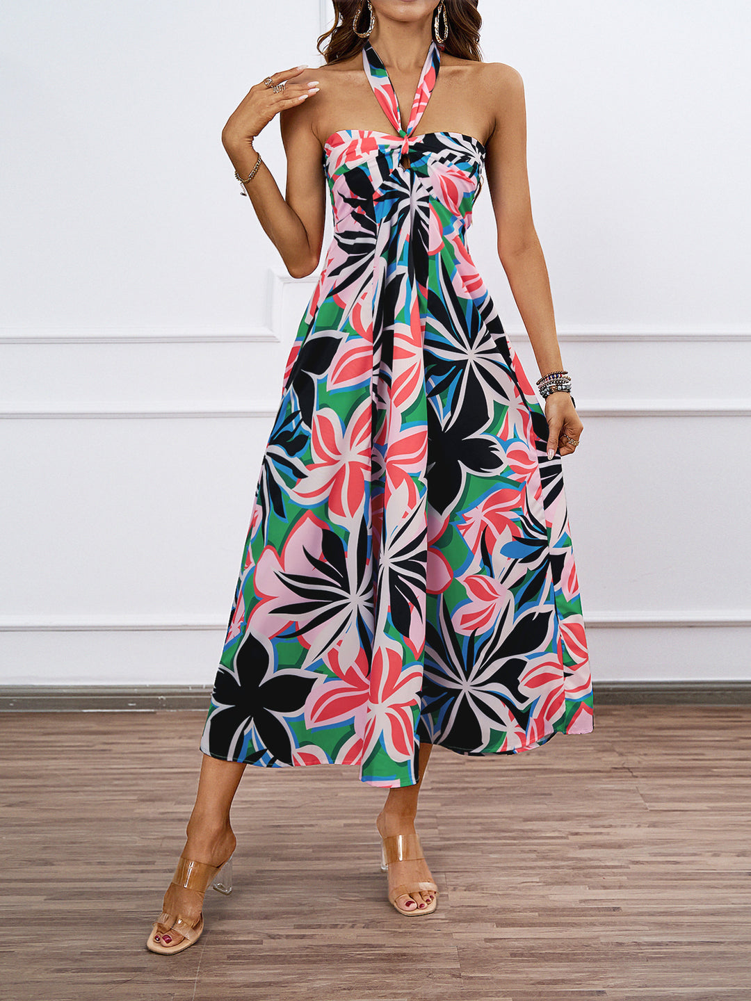 Maxi dress for women with off-the-shoulder design and floral pattern Chic & Stil