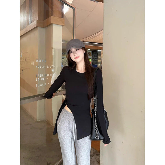 Ladies long sleeve shirt with side slits and fashionable round neckline Chic & Stil