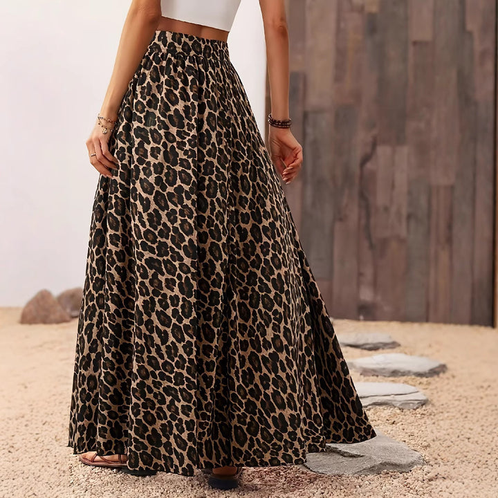 Women's maxi skirt with elastic waistband and eye-catching leopard print Lune London