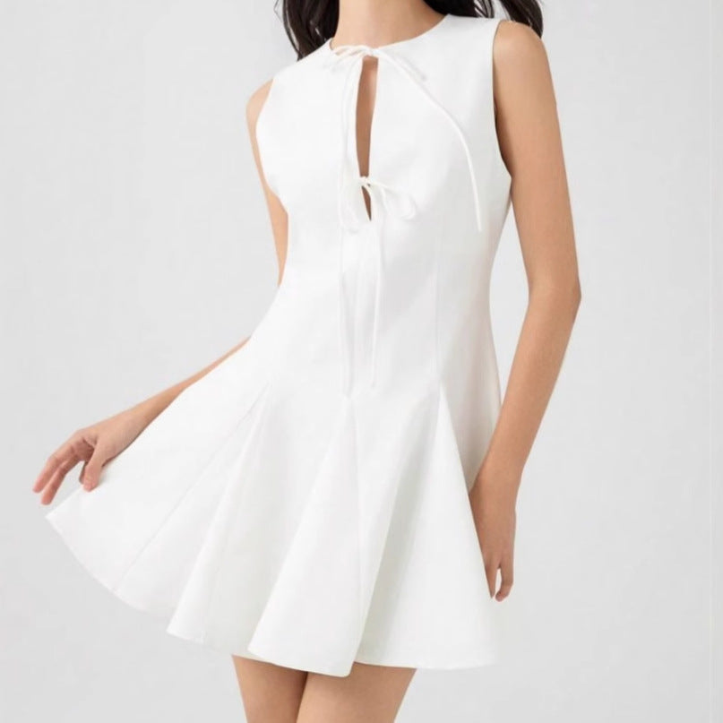Leisure dress for women with refined knot details and a flowing hem Lune London