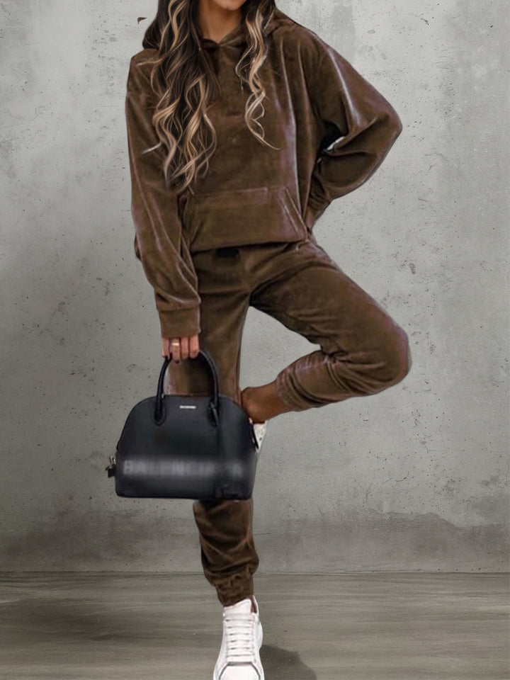 Ensemble de fleece sportif pour femmes avec capuche et taille élastique Chic & Stil
