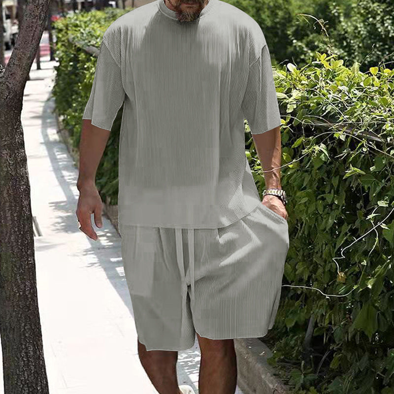 Casual sports set for men with a loose fit and short sleeves Lune London