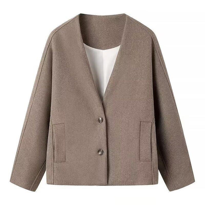 Fashion blazer jacket for women with an elegant cut and practical pockets Lune London