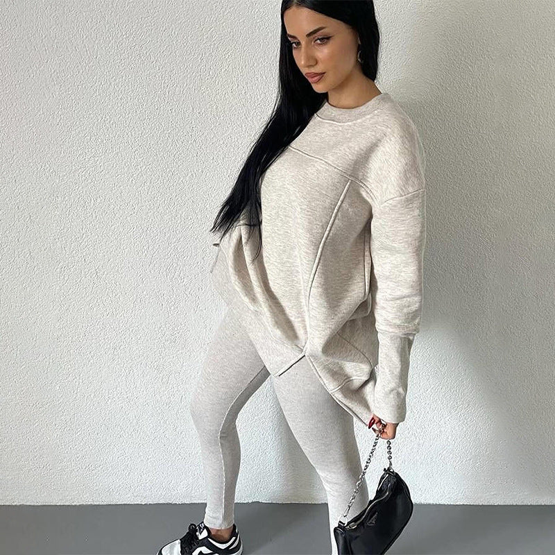 Casual sports set for women with oversized pullover and leggings Lune London