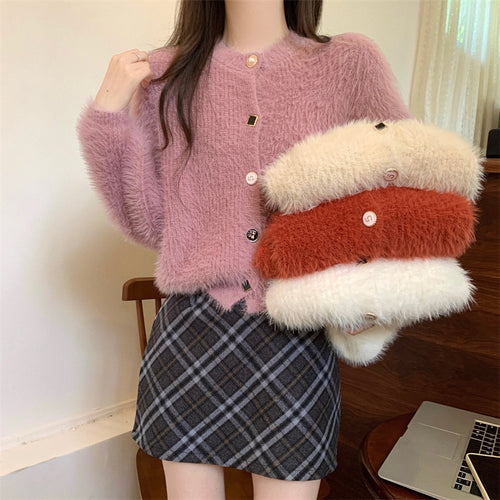 Cardigan féminin confortable avec un design boutonnière et une allure élégante Chic & Stil