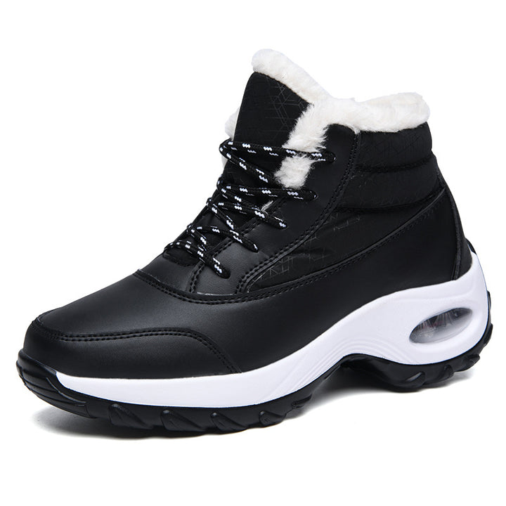 Women's winter boots with trendy faux fur collar and non-slip sole Lune London
