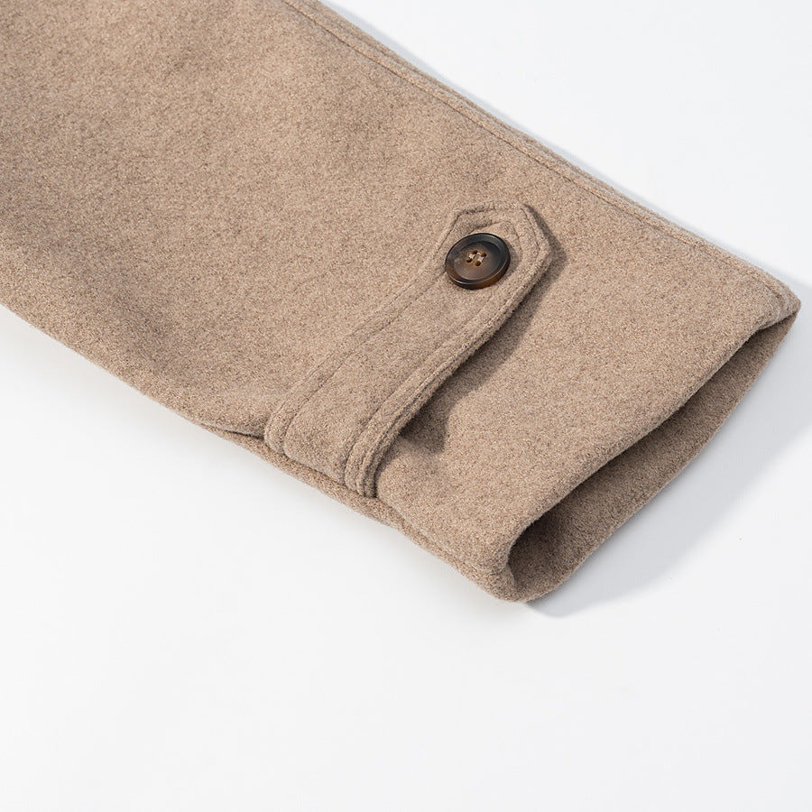 Veste en laine élégante pour femmes avec col haut et boutons décoratifs Chic & Stil