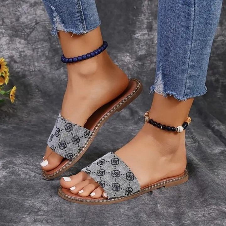 Stylish women-casual-slidesandals Lune London